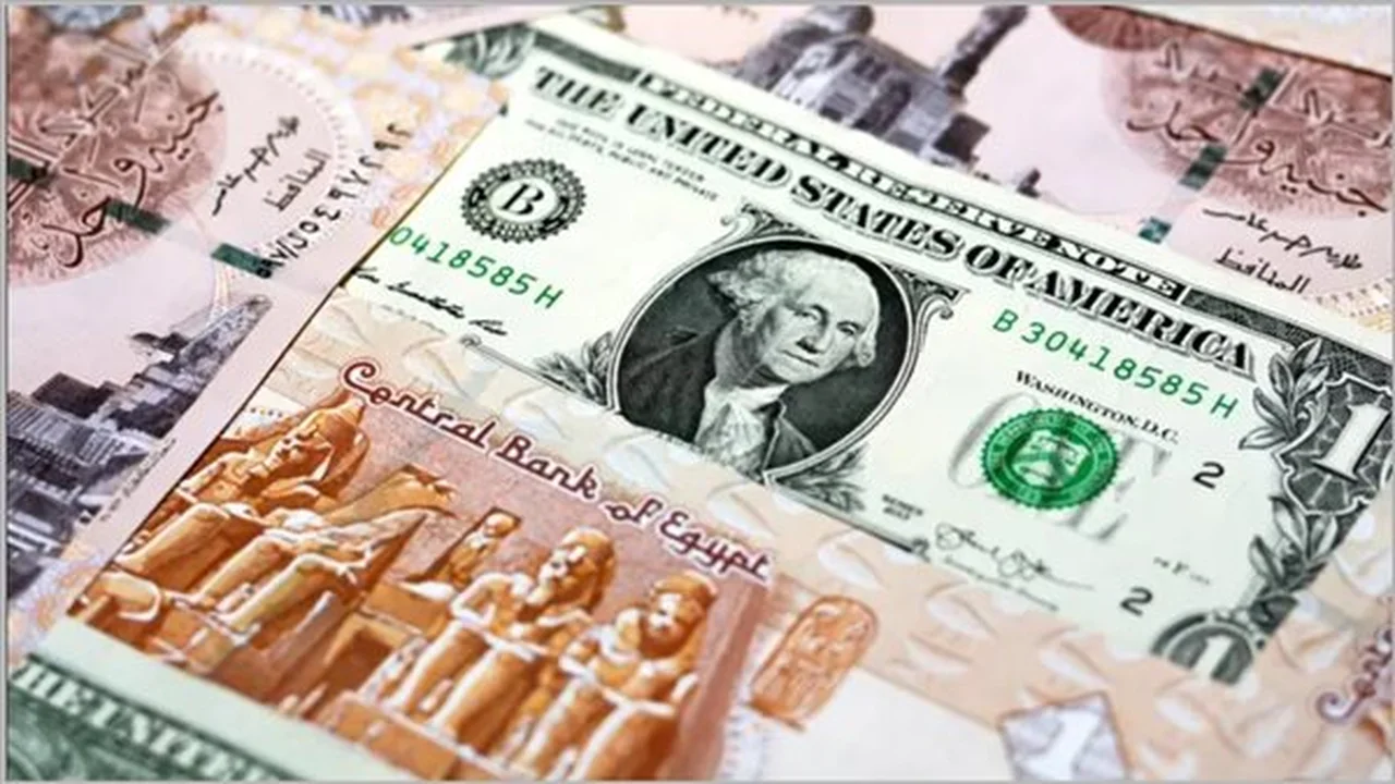تحركات مفاجئة في سعر الدولار بالبنوك والسوق الموازية خلال تعاملات السبت بمصر